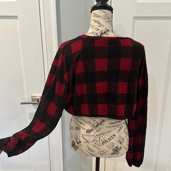 Cropped Sweater - Picture 3 of 3